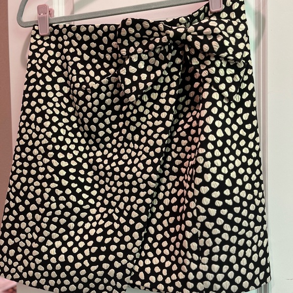 NWT. J. Crew Black with Gold Metallic Jacquard Satin Lined Skirt - Picture 12 of 14